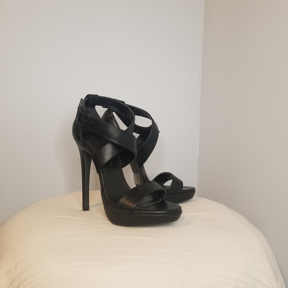 Black Strappy pump